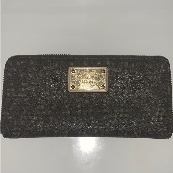 Michael Kors Handbags - Michael Kors Wallet